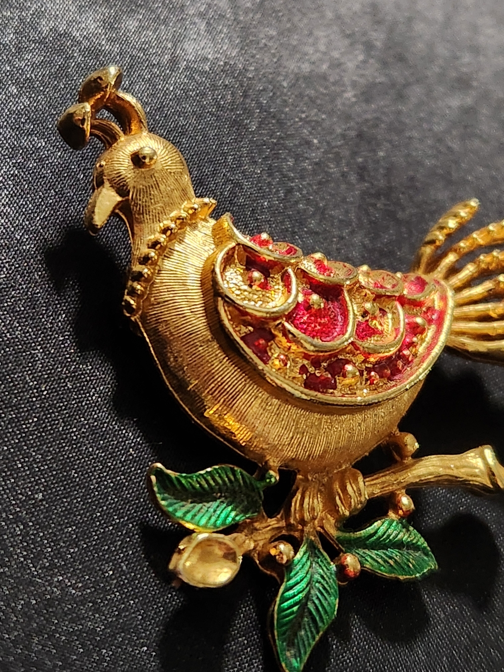 VTG 70s Corel Signed Partridge Quail Bird Brooch Gold Tone Red Enamel Figural